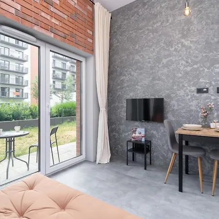 Lokum Salsa Air-conditioned With Patio Cracow By Renters
